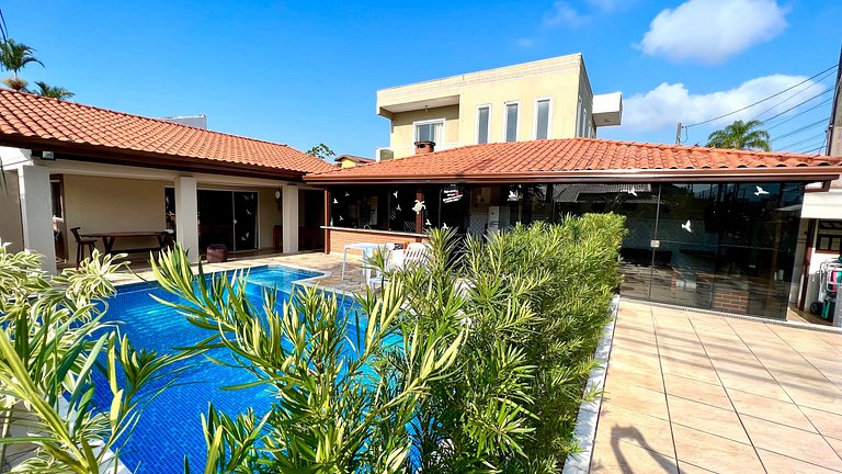 Praia/Piscina com Hidro/Sinuca 200 mts da praia