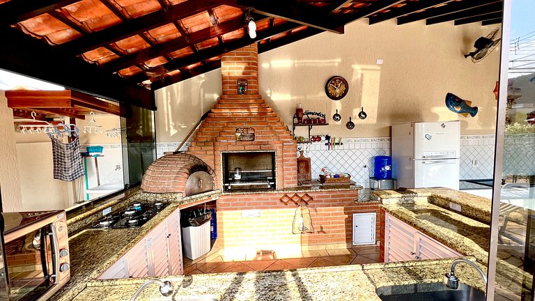 Casa dos Sonhos: Piscina com Hidro ,Sinuca em Cond.