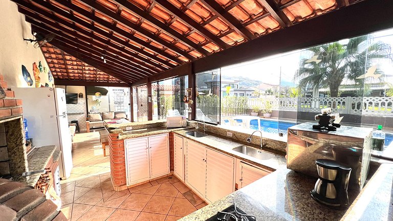 Praia/Piscina com Hidro/Sinuca 200 mts da praia