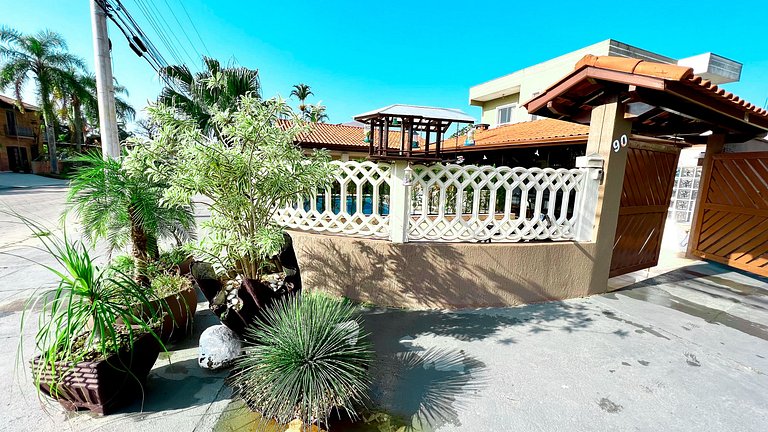 Praia/Piscina com Hidro/Sinuca 200 mts da praia