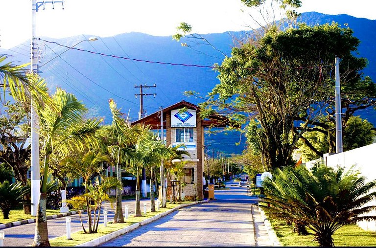 Casa dos Sonhos: Piscina com Hidro ,Sinuca em Cond.