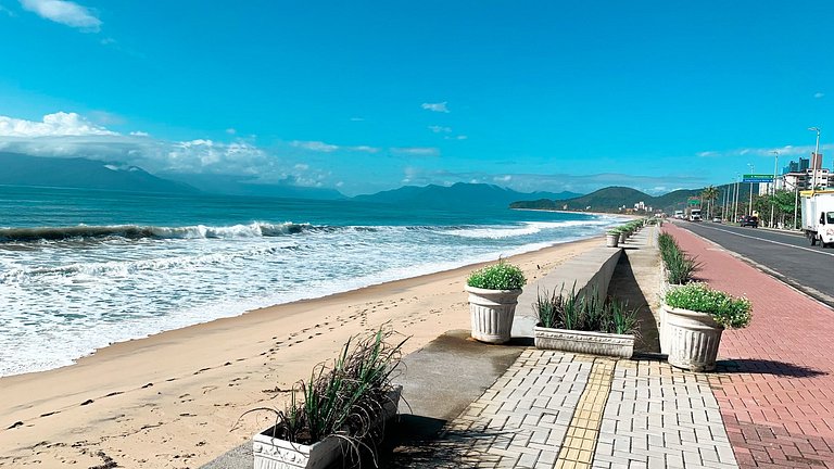 Perto do mar completa com piscina e sinuca