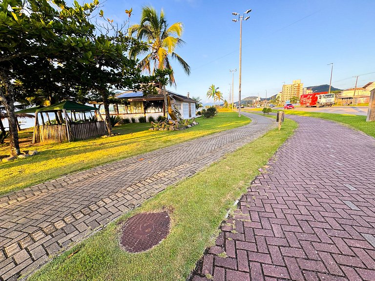 Casa dos Sonhos: Piscina com Hidro ,Sinuca em Cond.